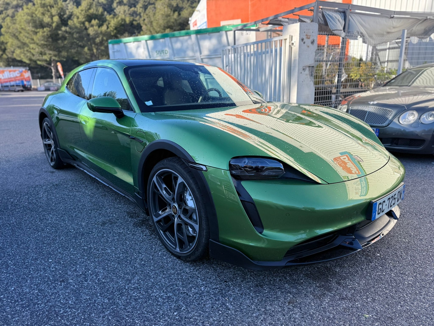 TAYCAN CROSS TURISMO