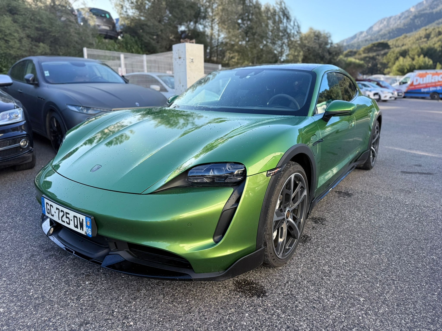 TAYCAN CROSS TURISMO