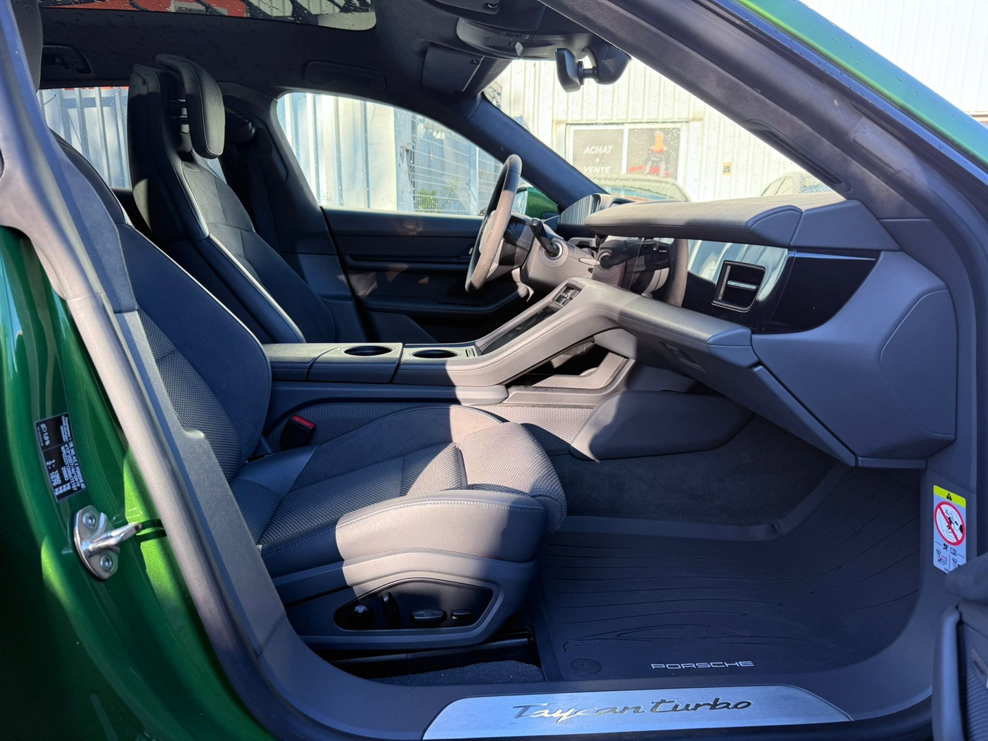 TAYCAN CROSS TURISMO