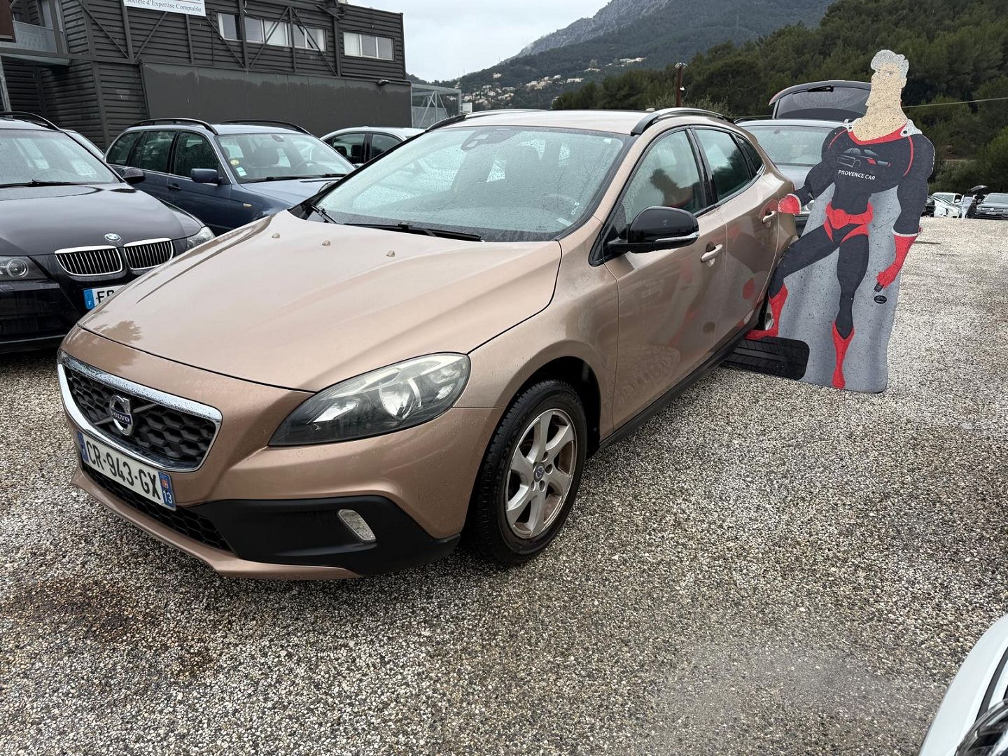 V40 CROSS COUNTRY