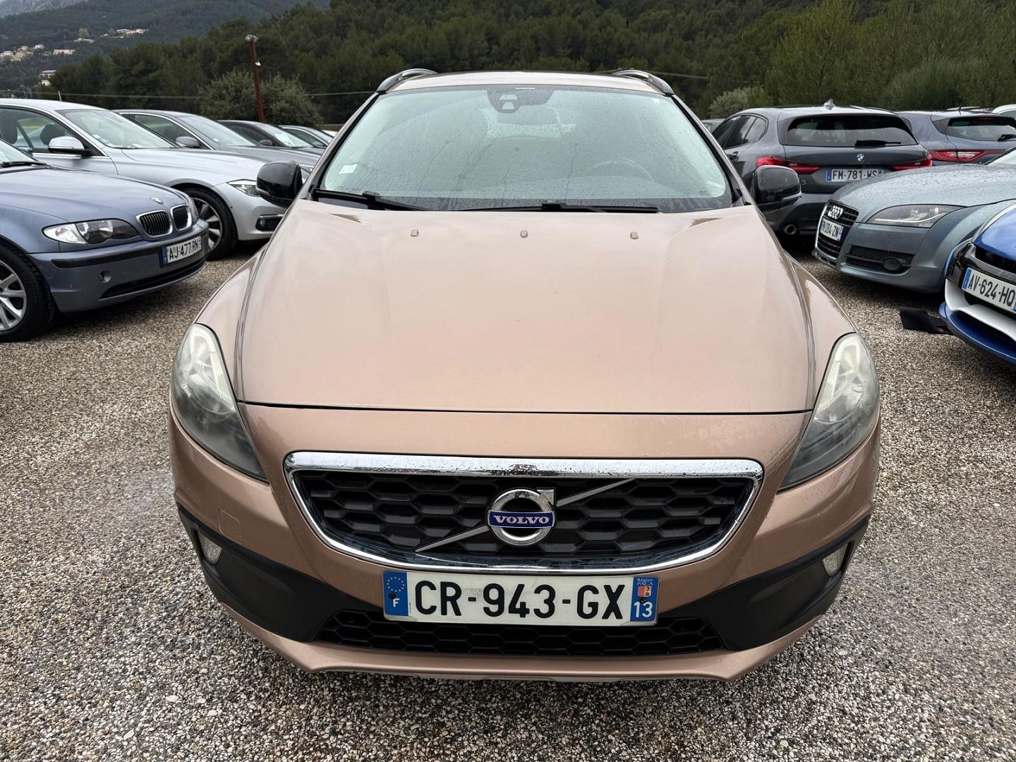 V40 CROSS COUNTRY