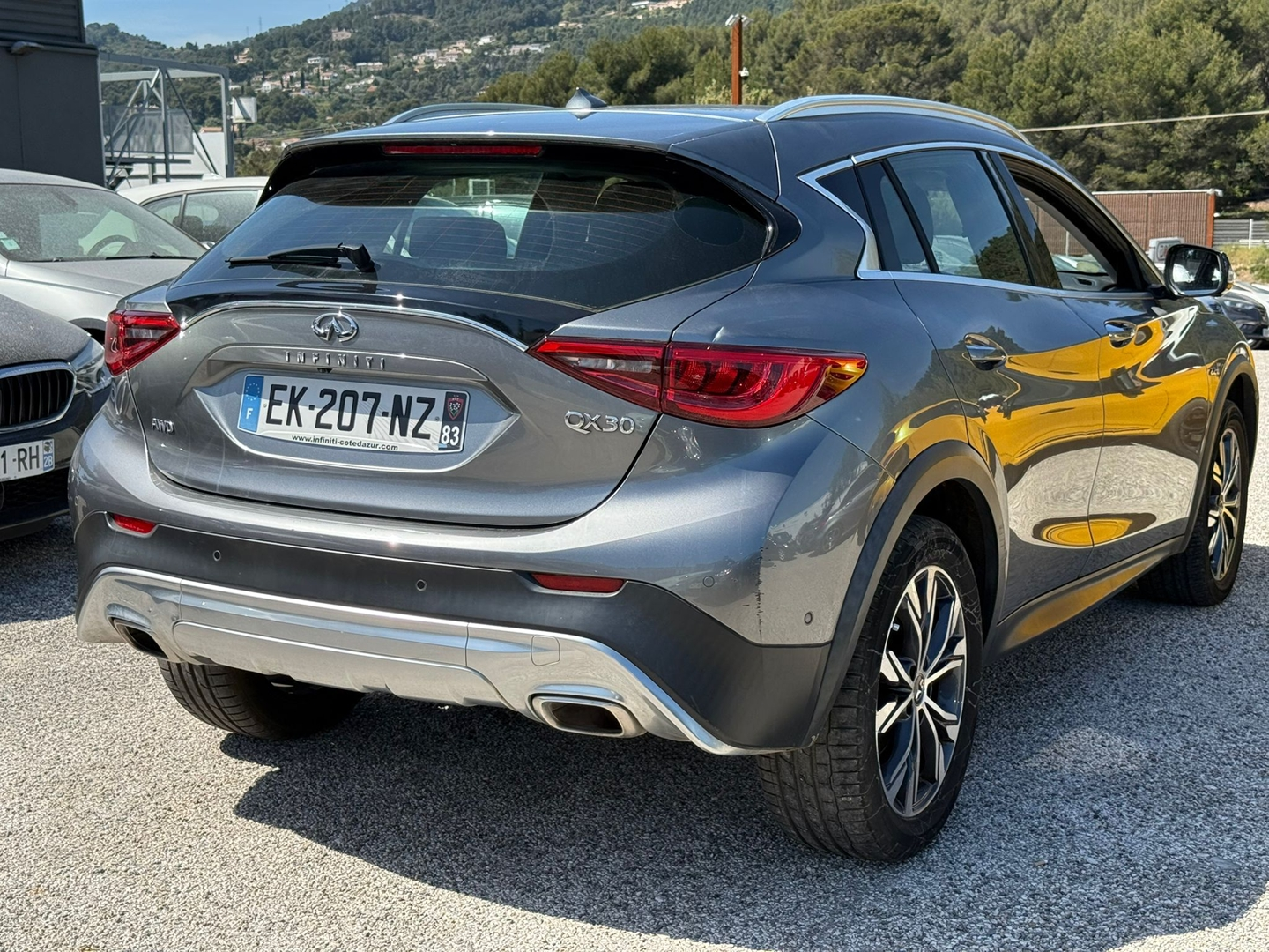 QX30