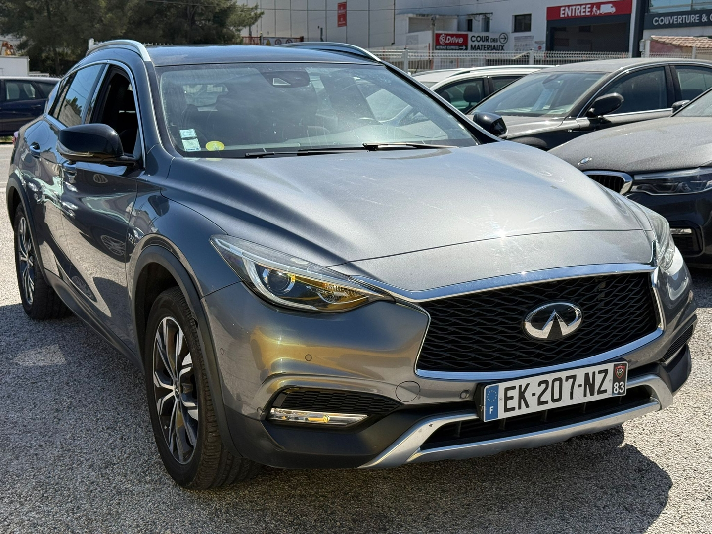QX30