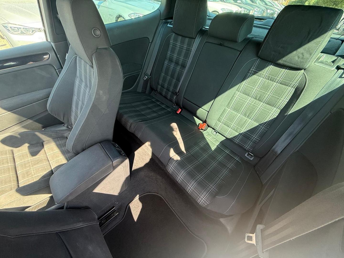 GOLF VI