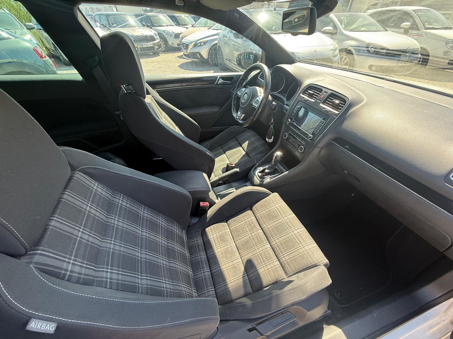 GOLF VI