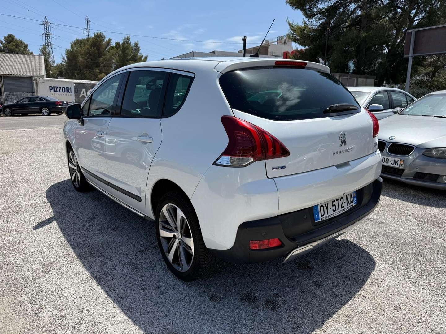 3008 HYBRID4