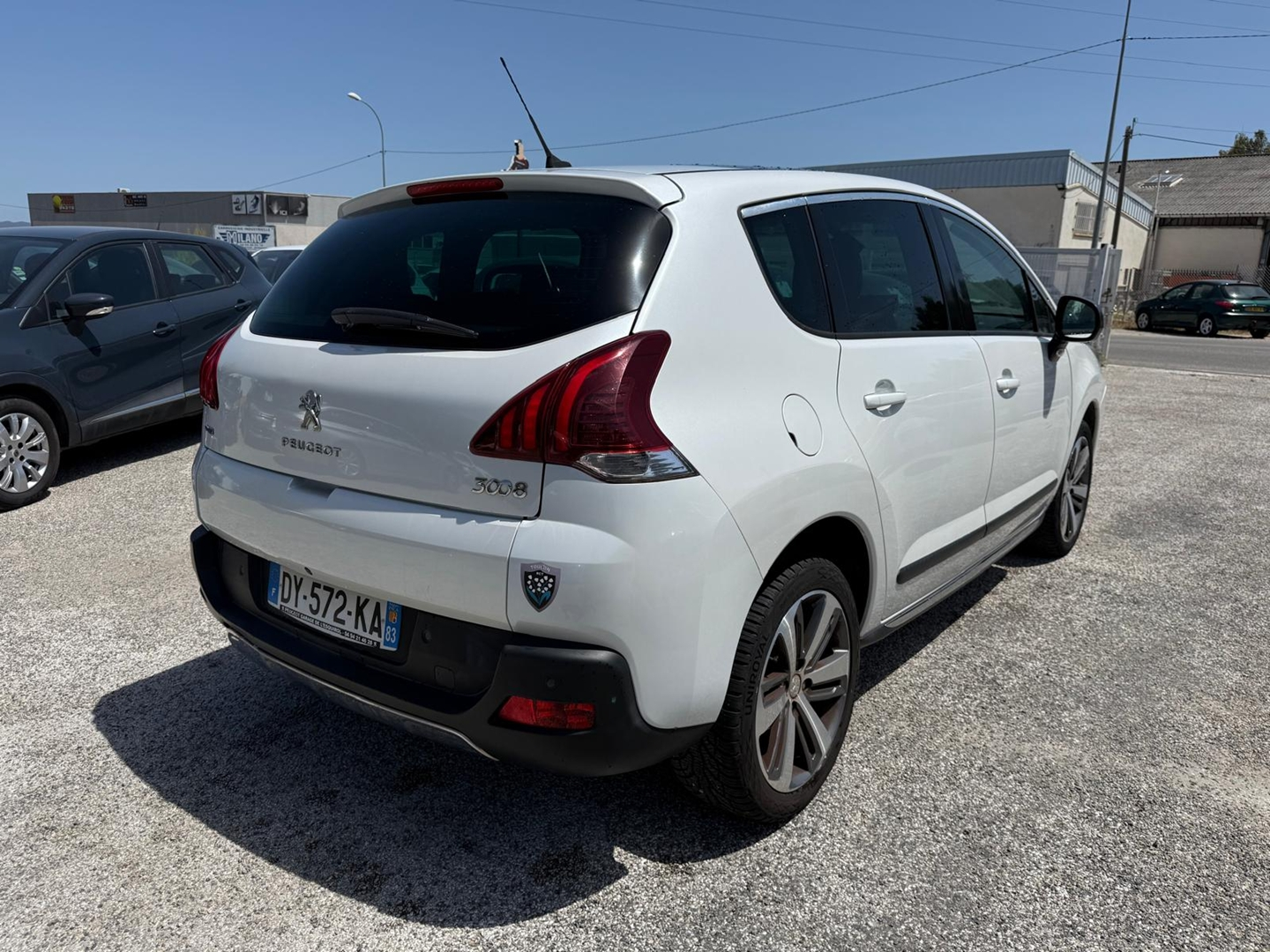 3008 HYBRID4