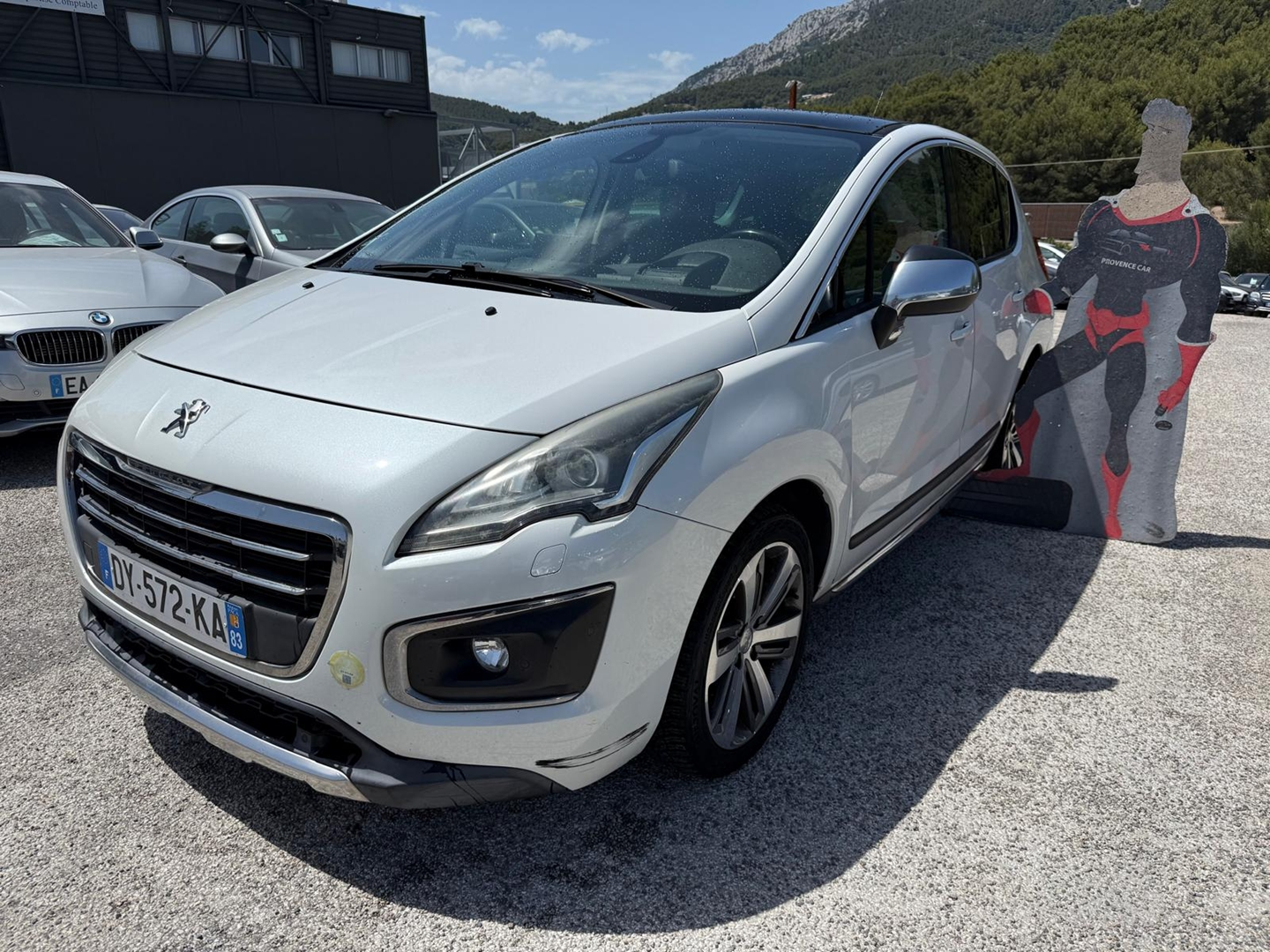 3008 HYBRID4
