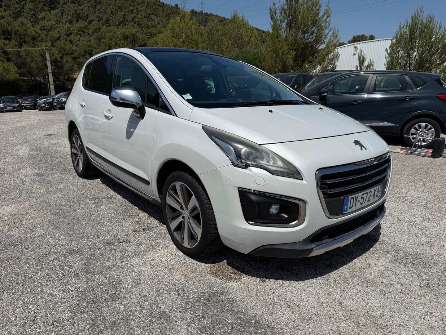 3008 HYBRID4