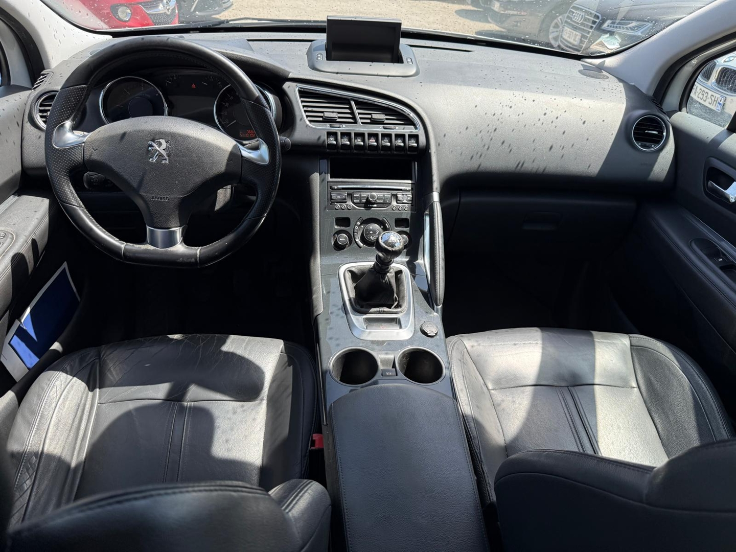 3008 HYBRID4