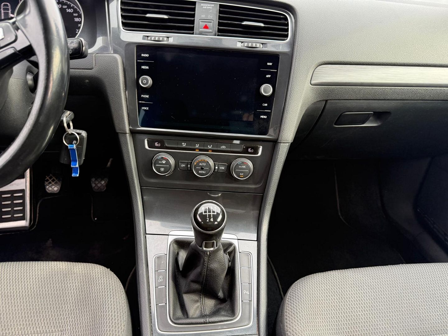 GOLF VII