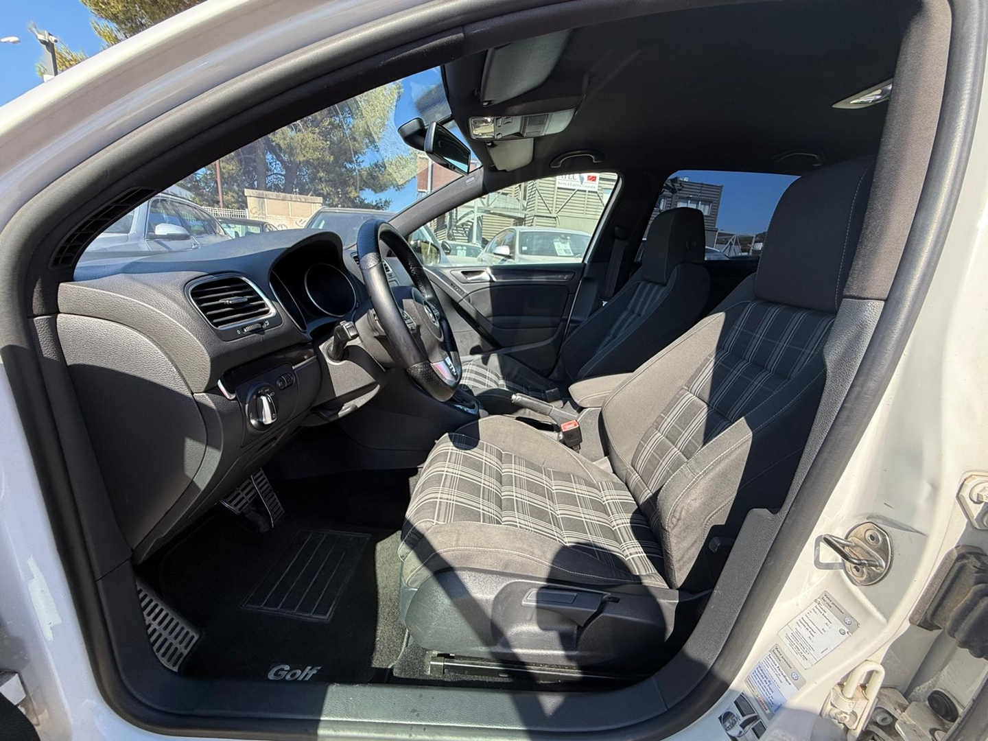 GOLF VI