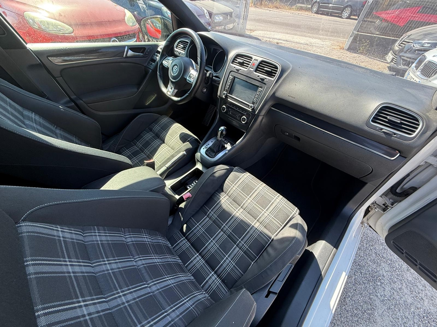GOLF VI