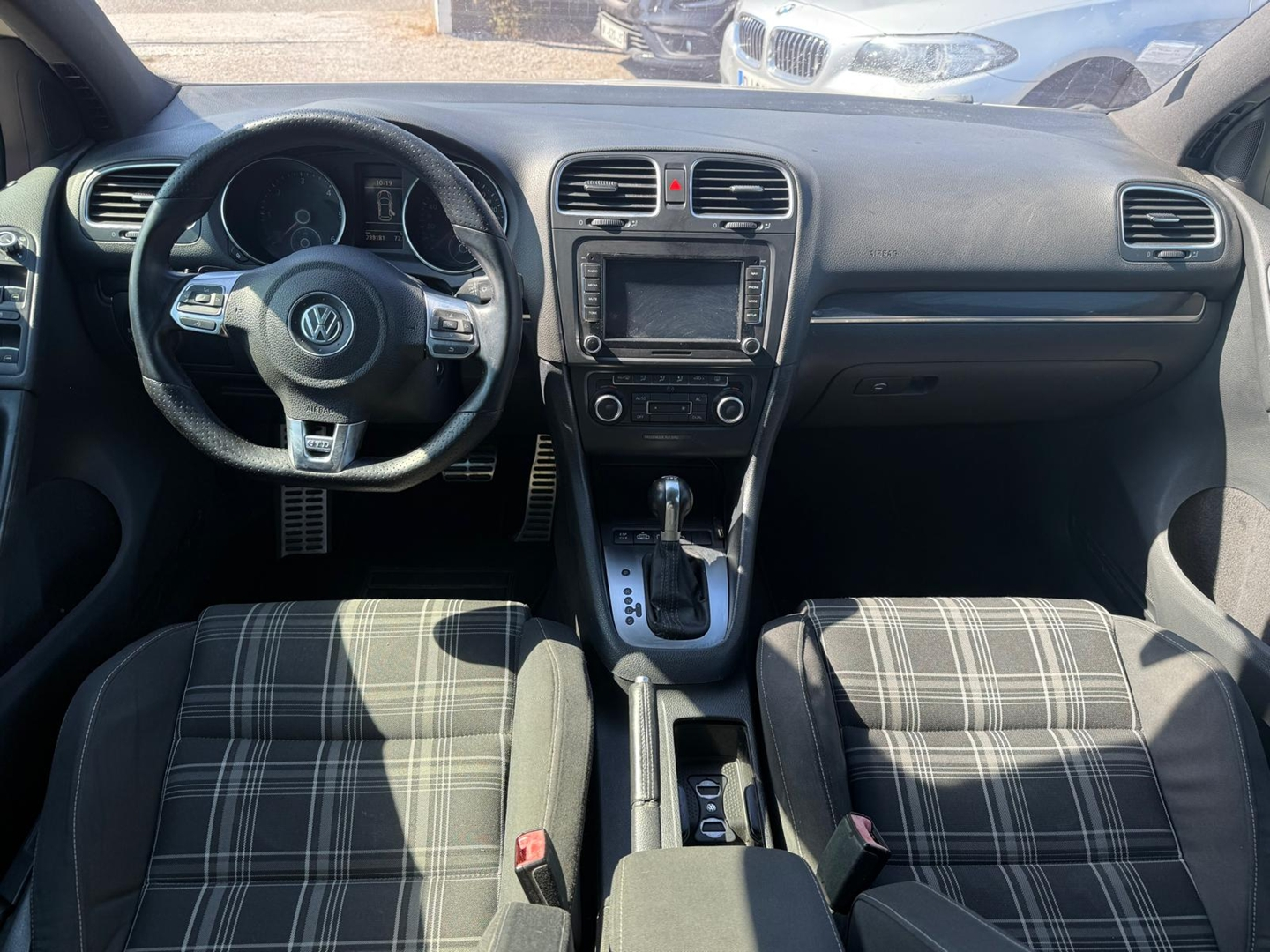 GOLF VI