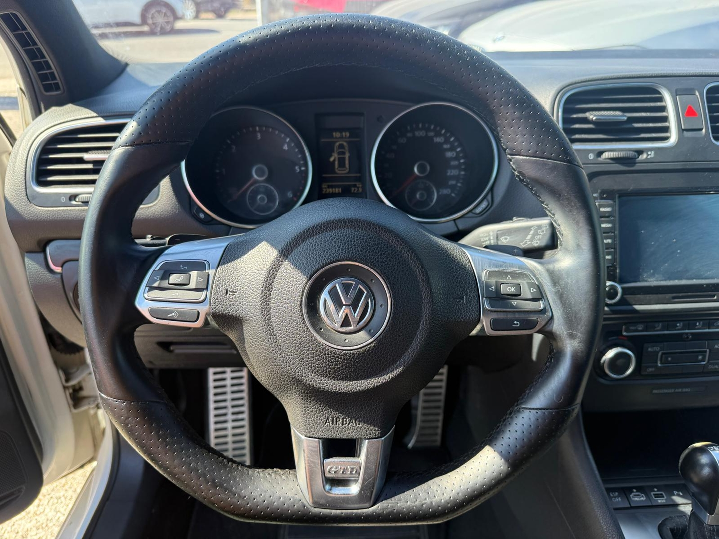 GOLF VI