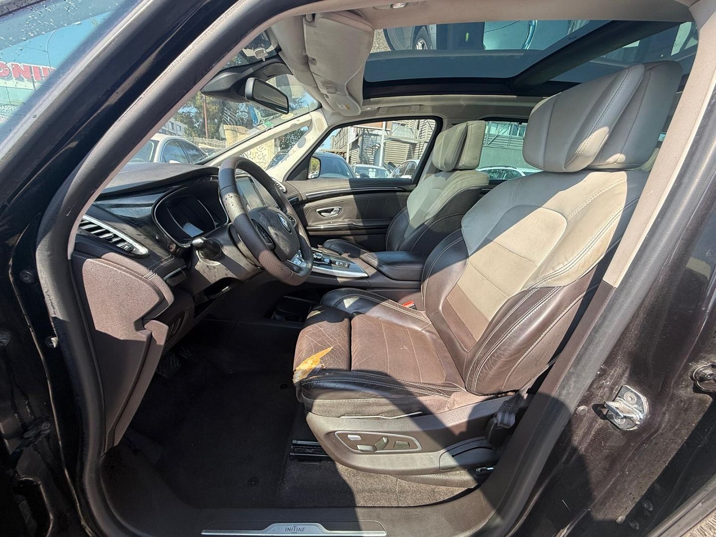 ESPACE V