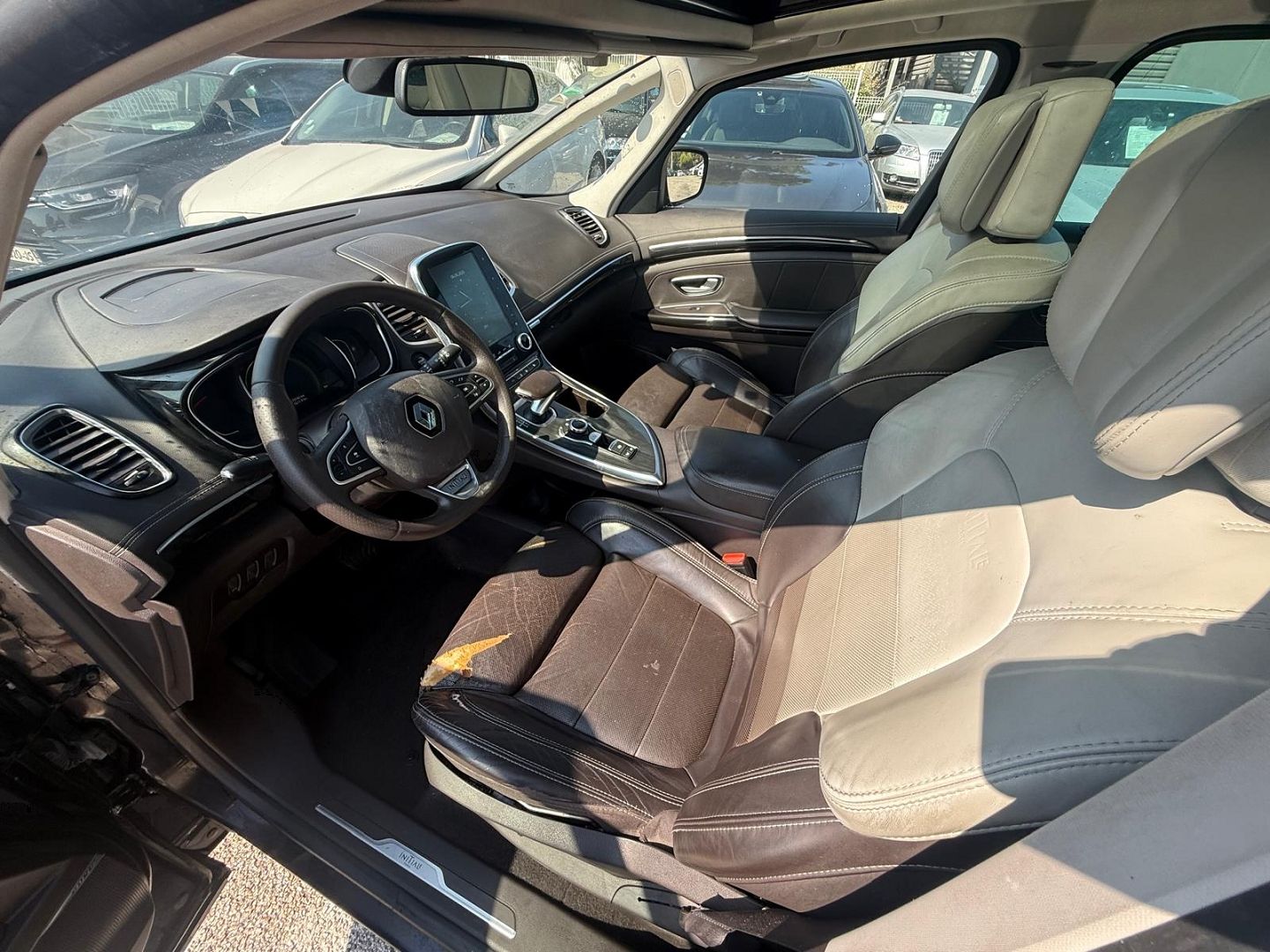 ESPACE V