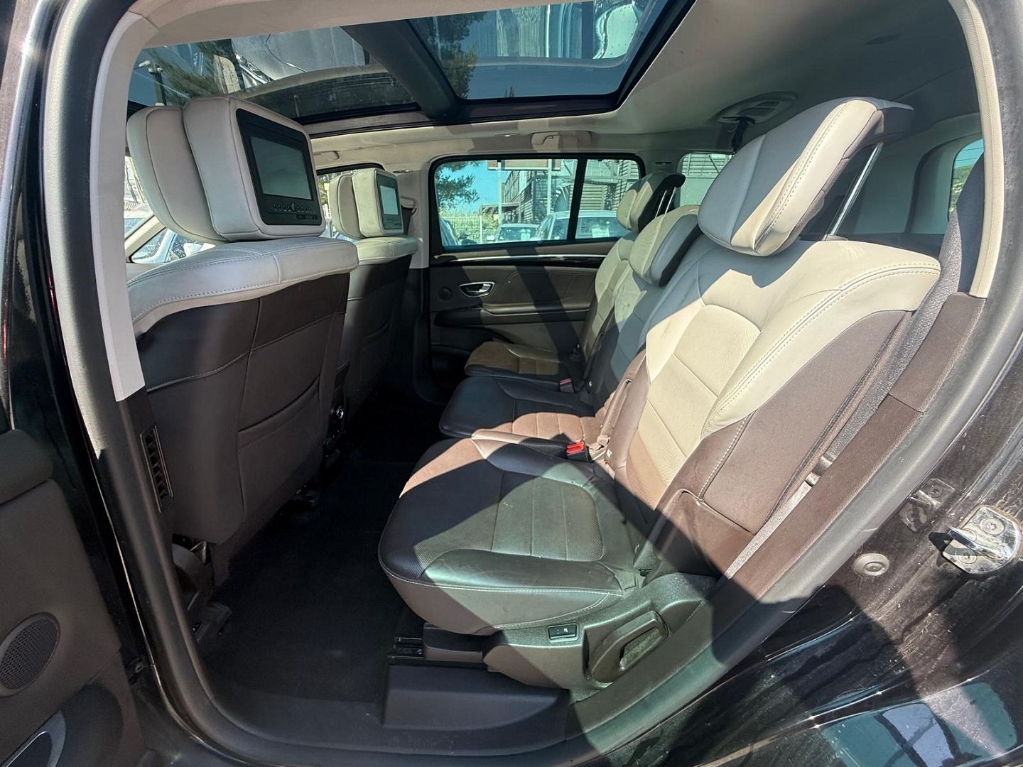 ESPACE V