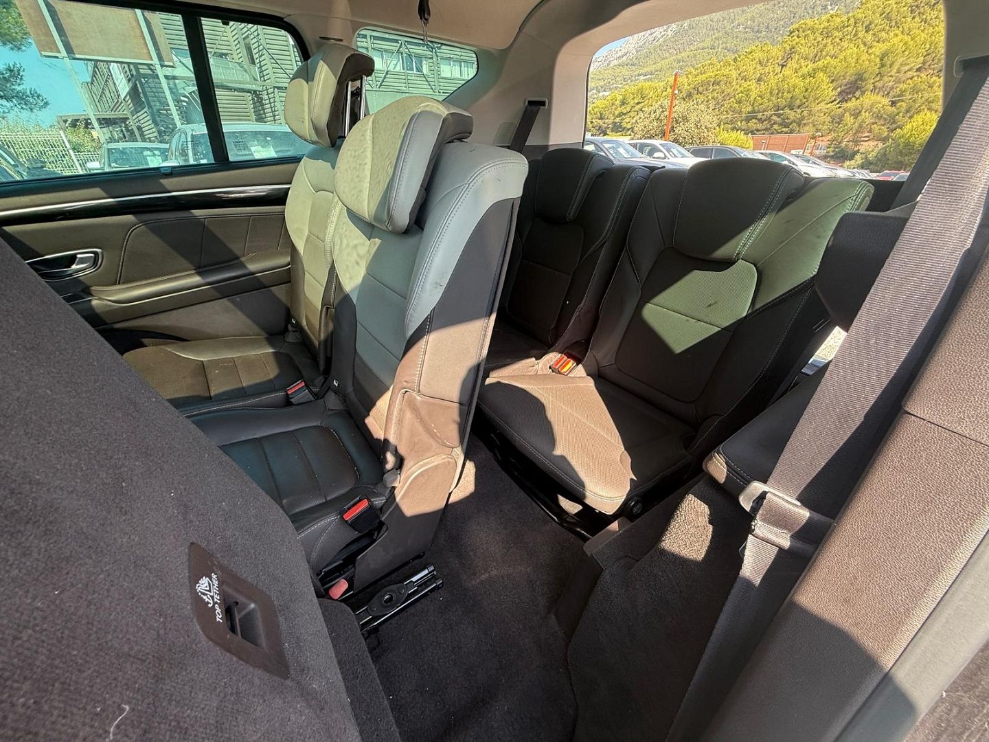 ESPACE V