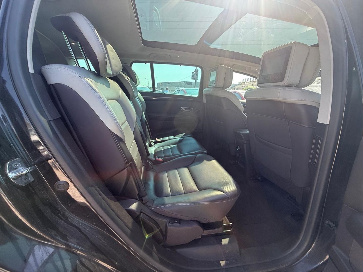 ESPACE V