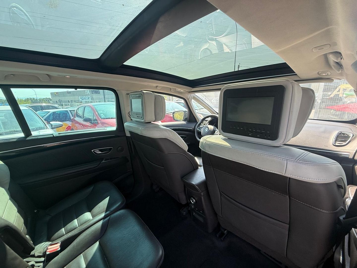 ESPACE V