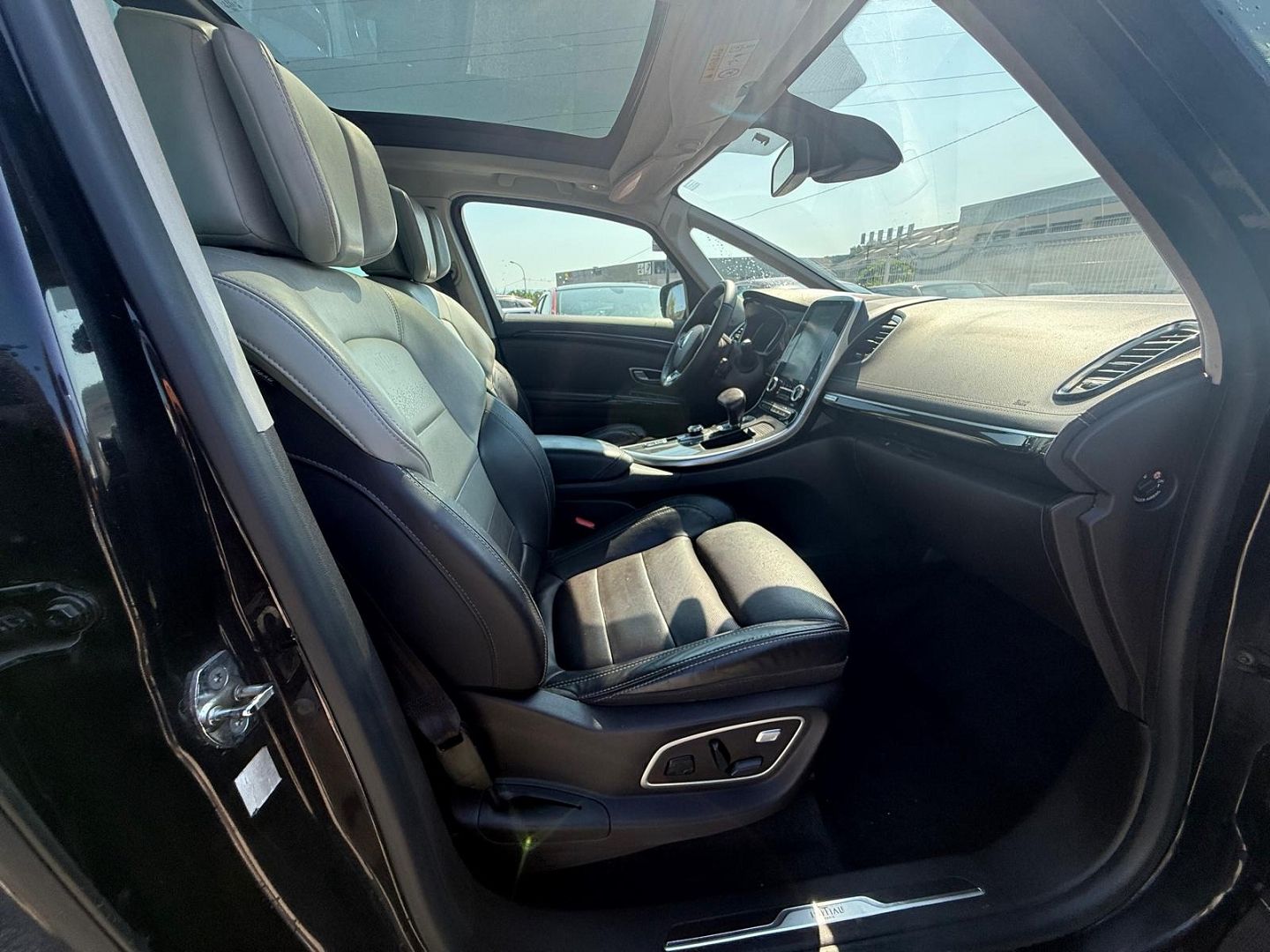 ESPACE V