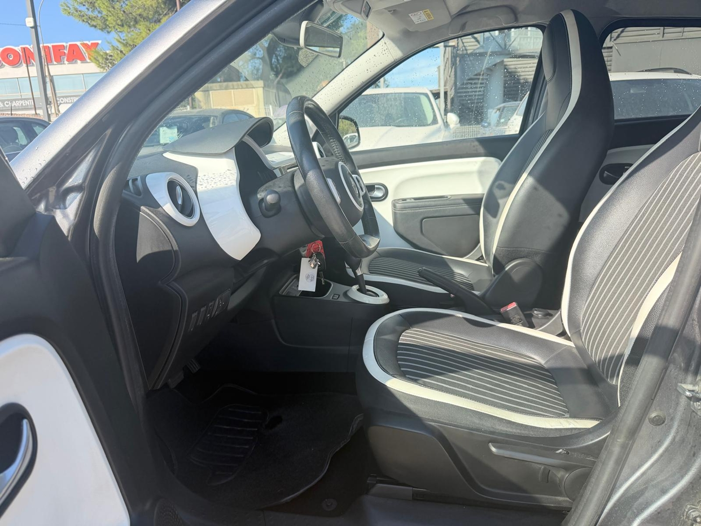 TWINGO III