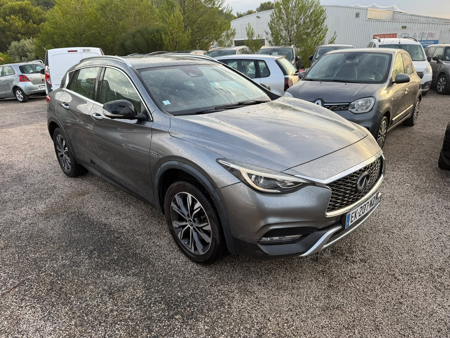 QX30