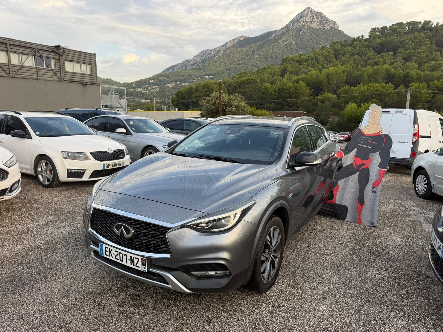 QX30