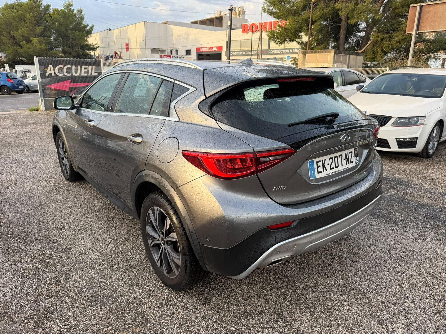 QX30