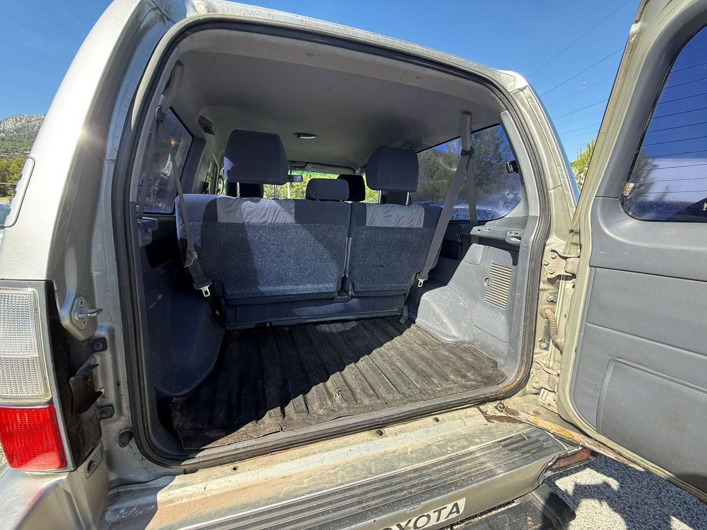 LAND CRUISER