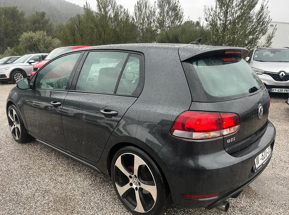 GOLF VI