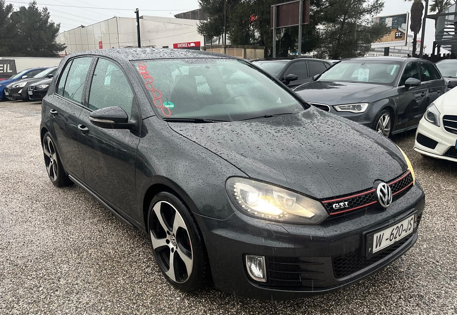 GOLF VI