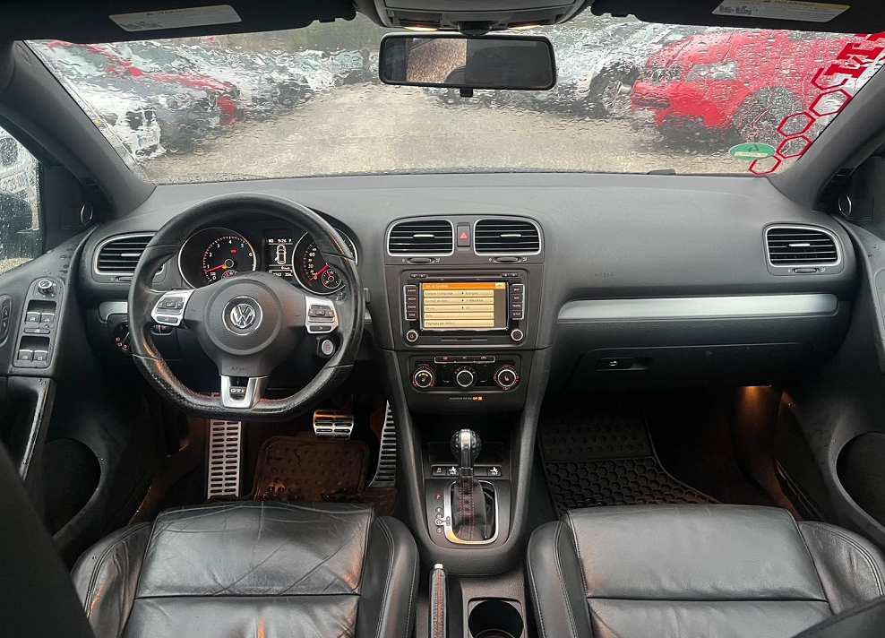 GOLF VI