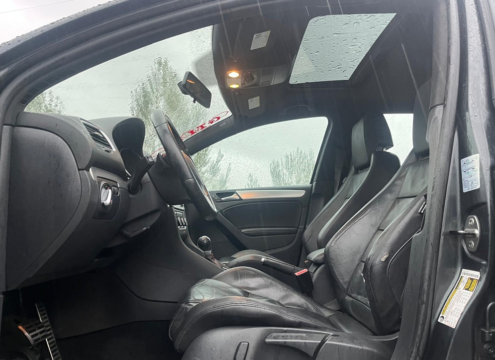 GOLF VI