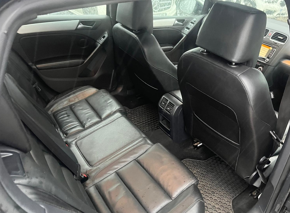 GOLF VI