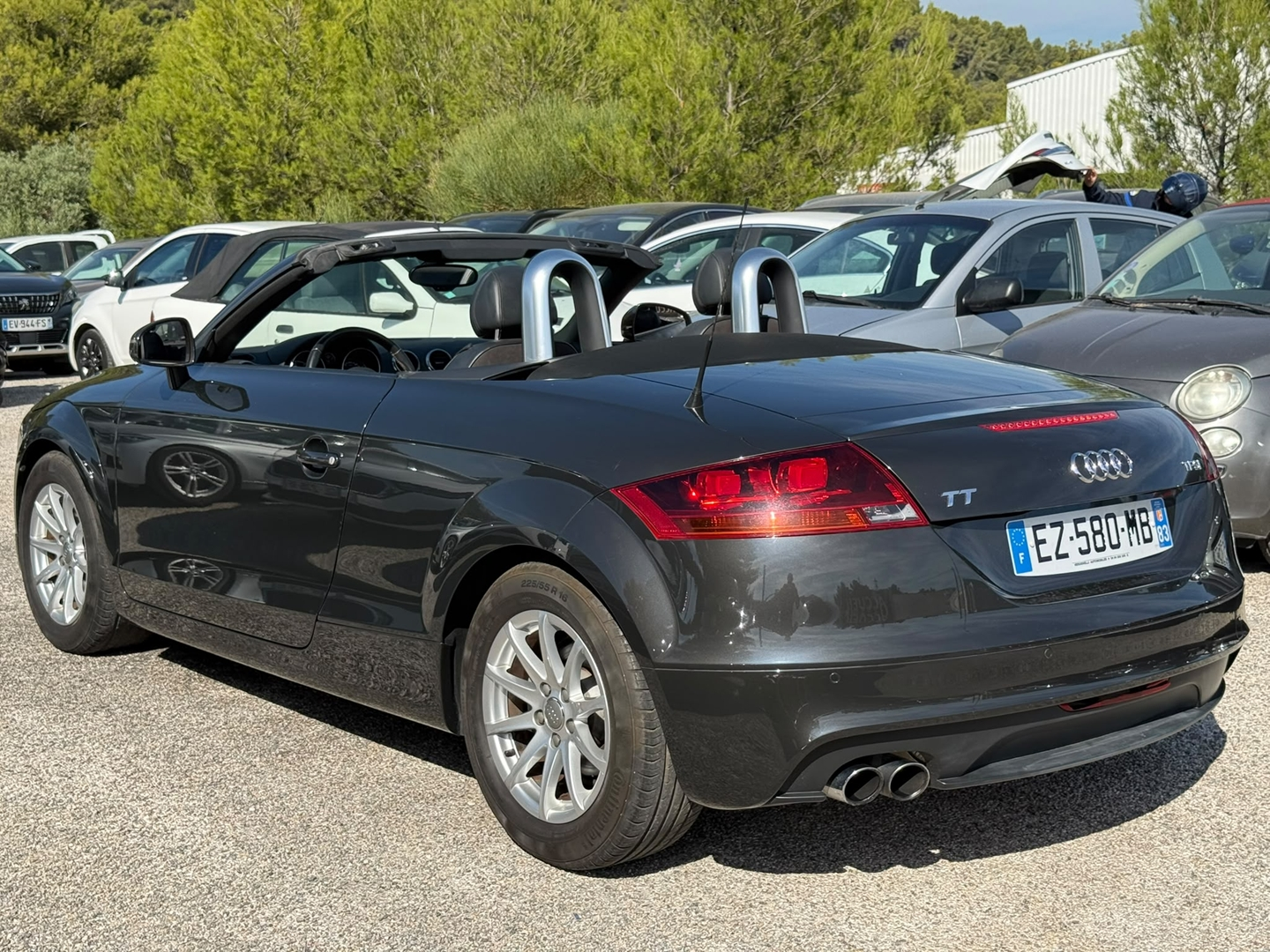 TT
