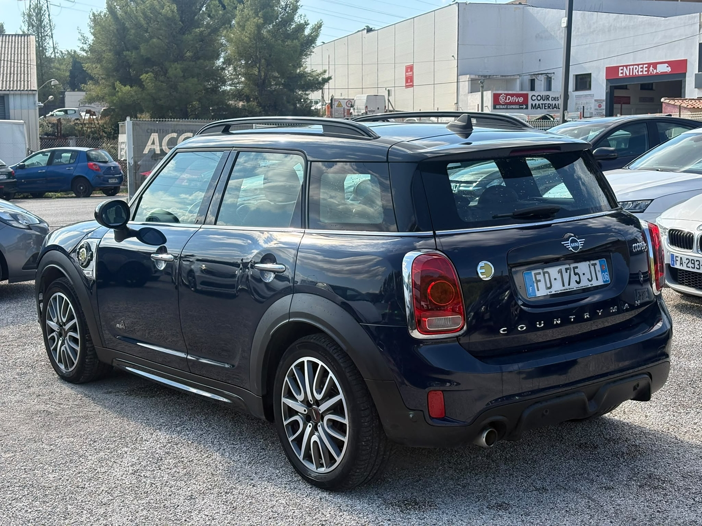 COUNTRYMAN