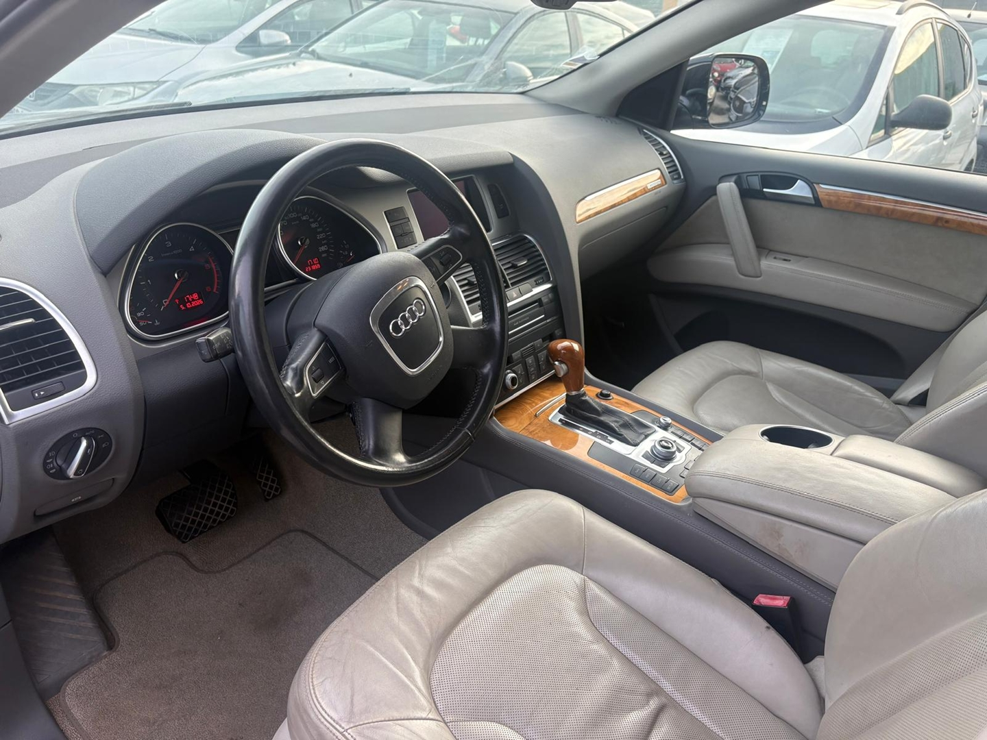 Q7