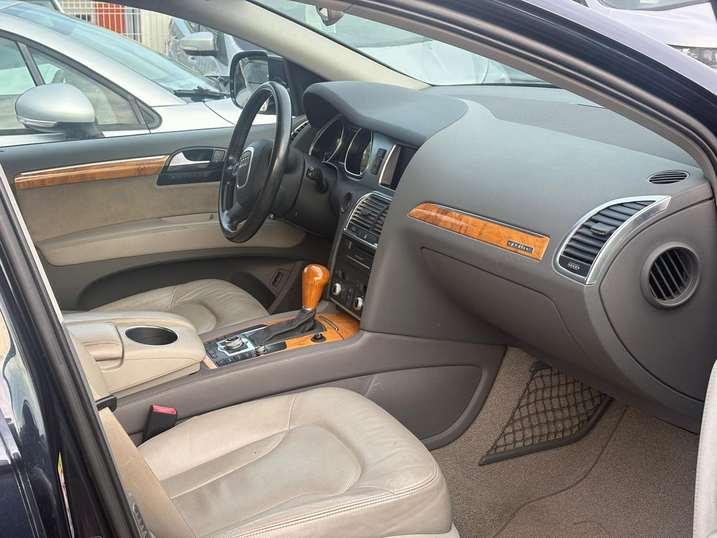 Q7