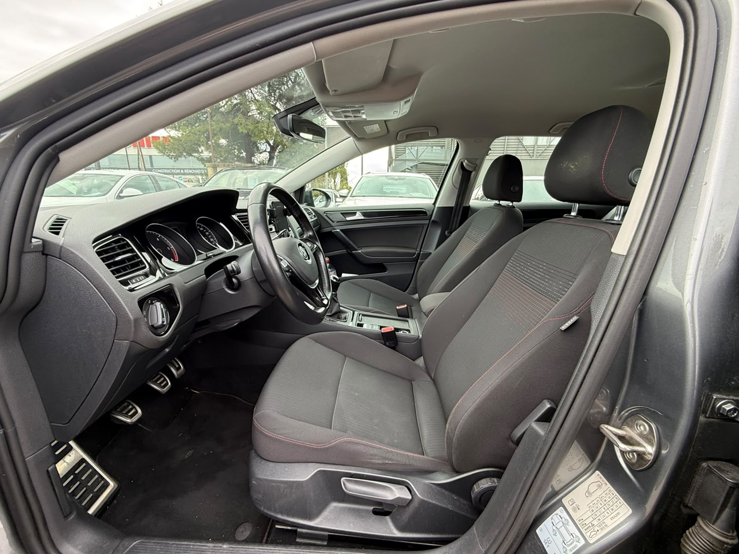 GOLF VII